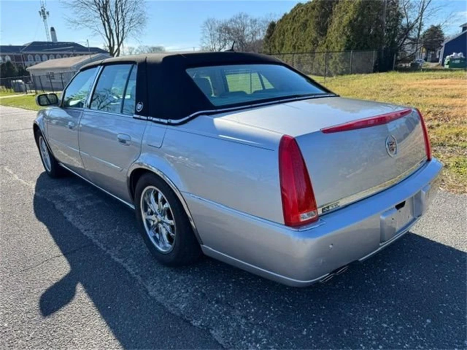 2006 Cadillac DTS - Image 7 of 22