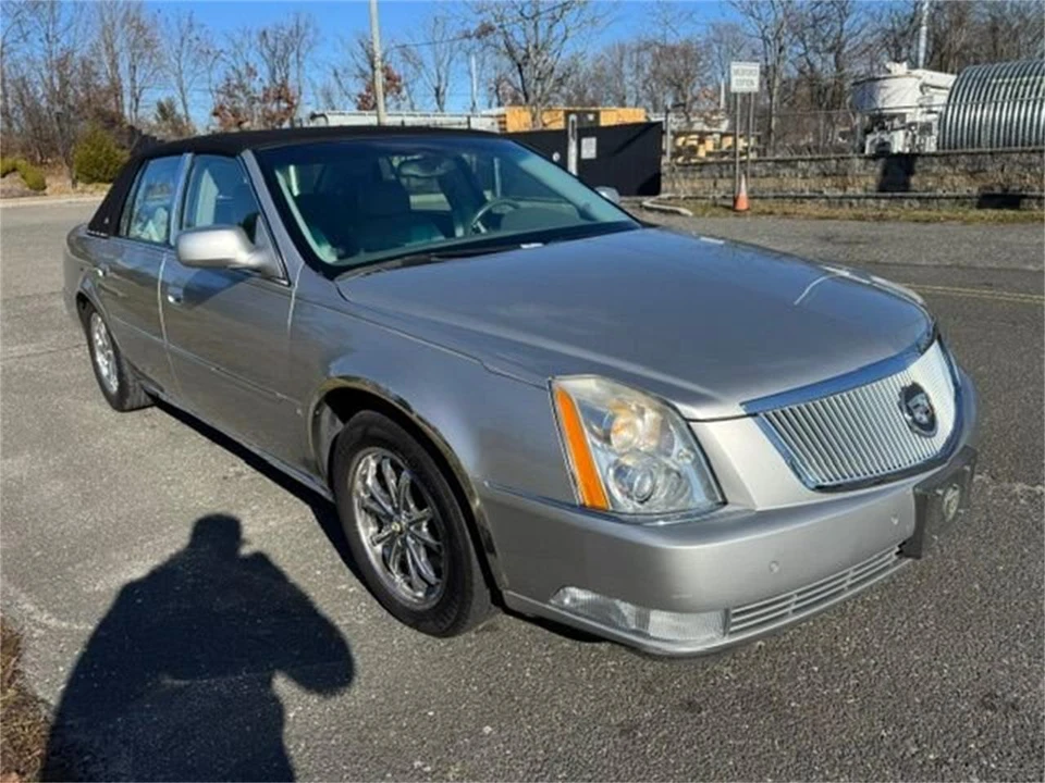 2006 Cadillac DTS - Image 3 of 22
