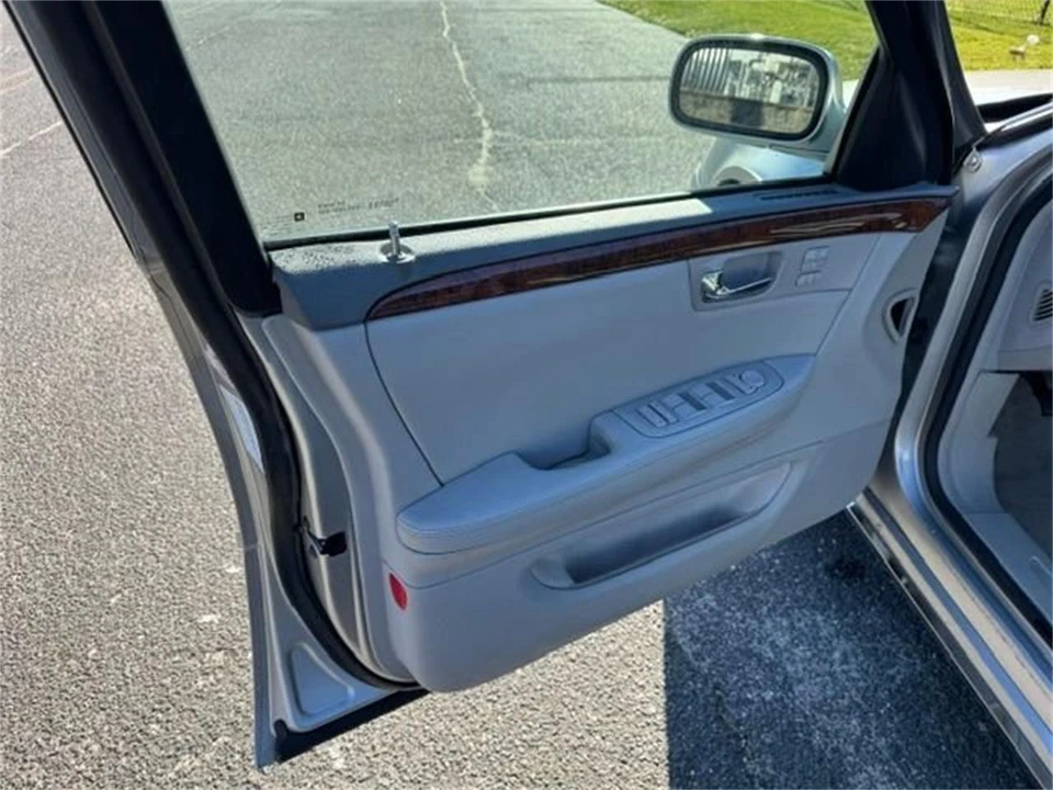 2006 Cadillac DTS - Image 12 of 22