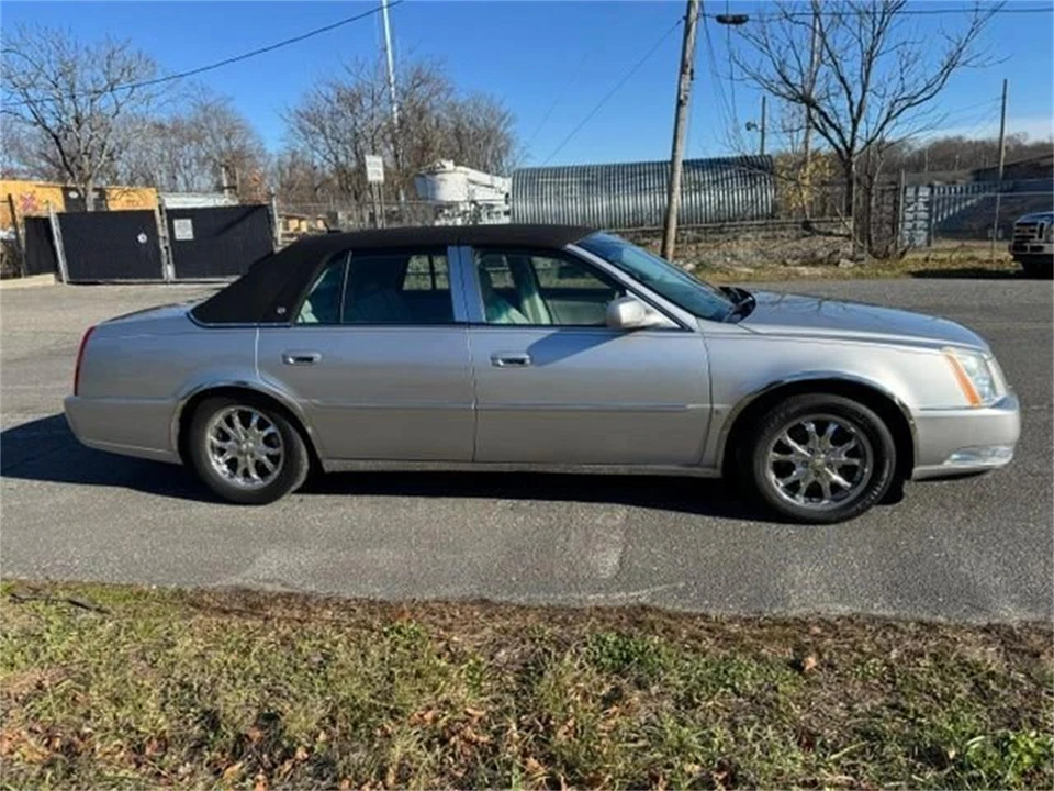2006 Cadillac DTS - Image 4 of 22