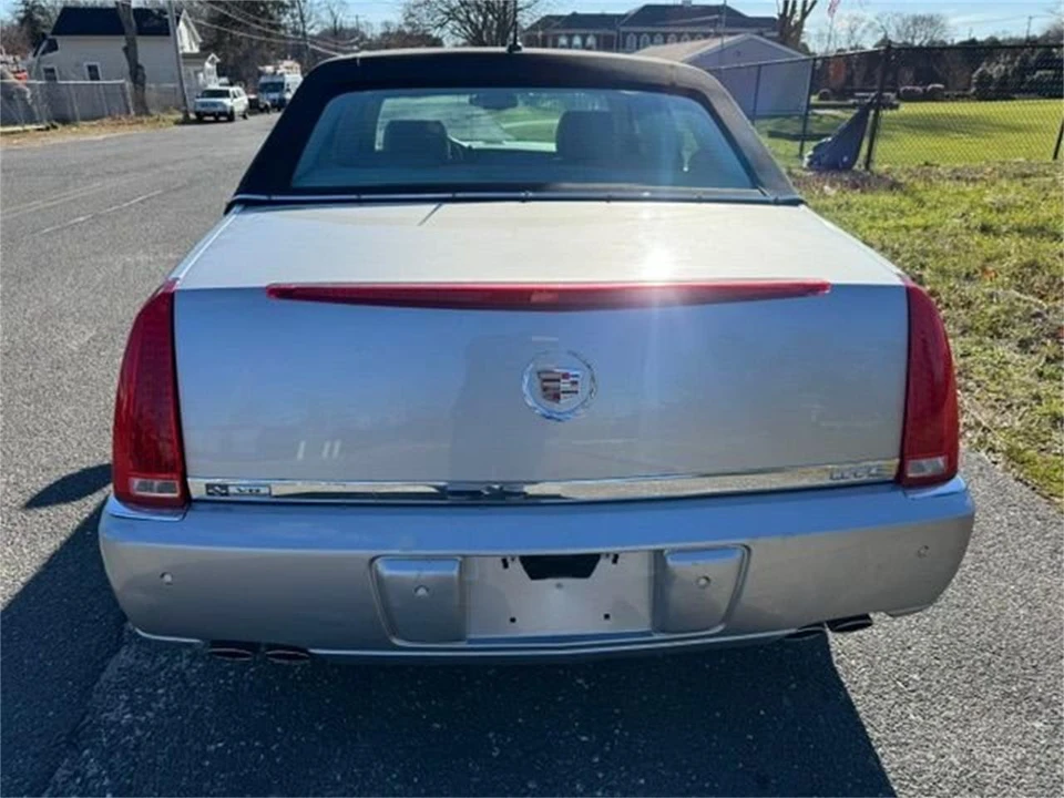 2006 Cadillac DTS - Image 6 of 22