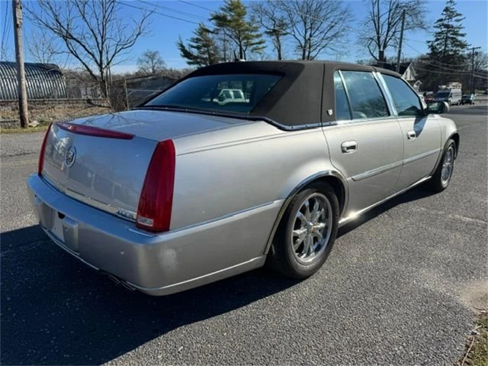 2006 Cadillac DTS - Image 5 of 22