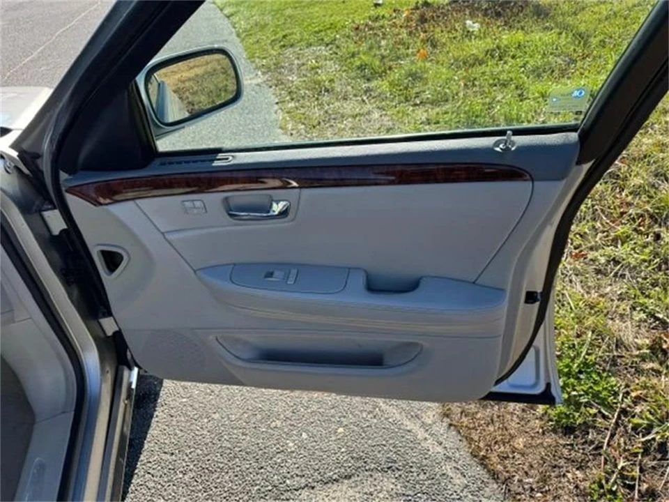 2006 Cadillac DTS - Image 15 of 22