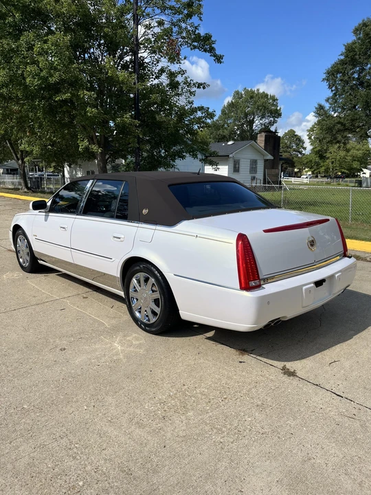 2006 Cadillac DTS - Image 15 of 31