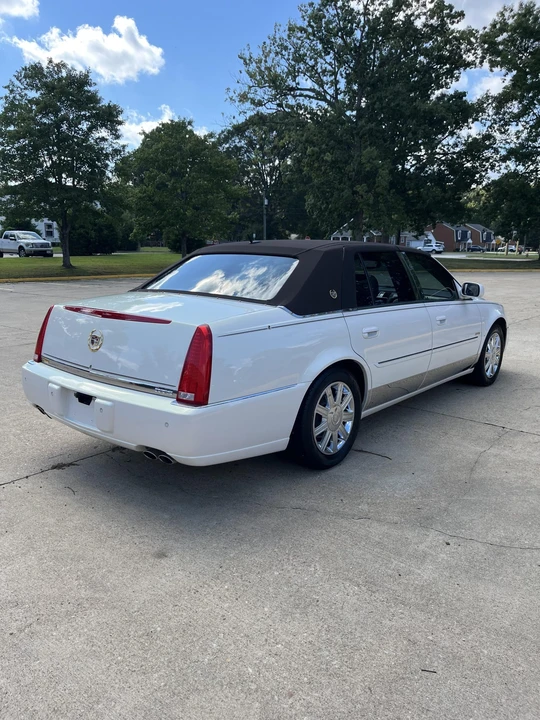 2006 Cadillac DTS - Image 9 of 31