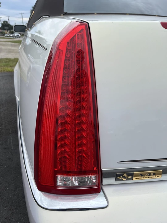 2006 Cadillac DTS - Image 25 of 31