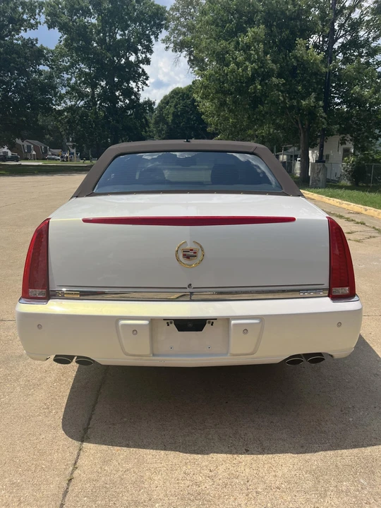 2006 Cadillac DTS - Image 16 of 31