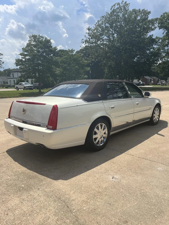 2006 Cadillac DTS - Image 17 of 31