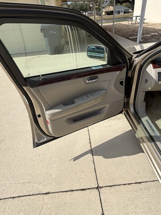 2006 Cadillac DTS - Image 5 of 10