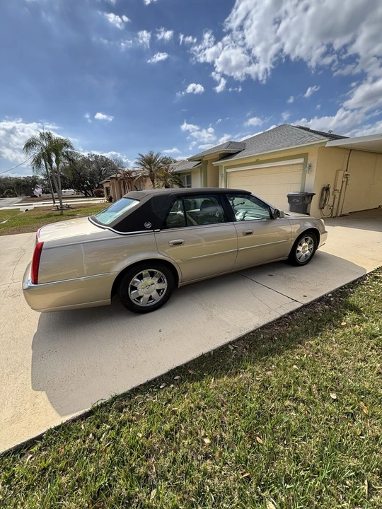 2006 Cadillac DTS - Image 2 of 10
