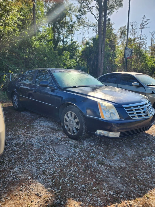 2006 Cadillac DTS - Image 2 of 15