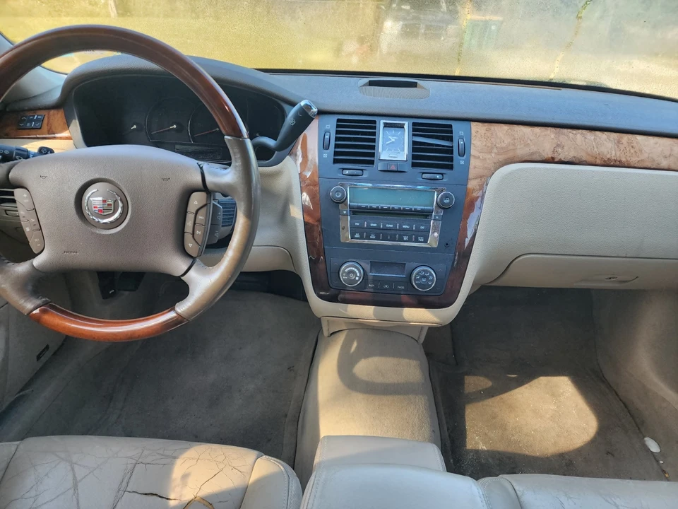 2006 Cadillac DTS - Image 10 of 15