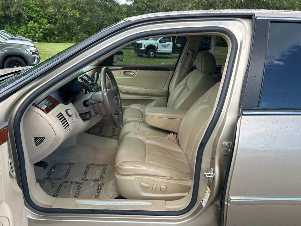 2006 Cadillac DTS - Image 9 of 12