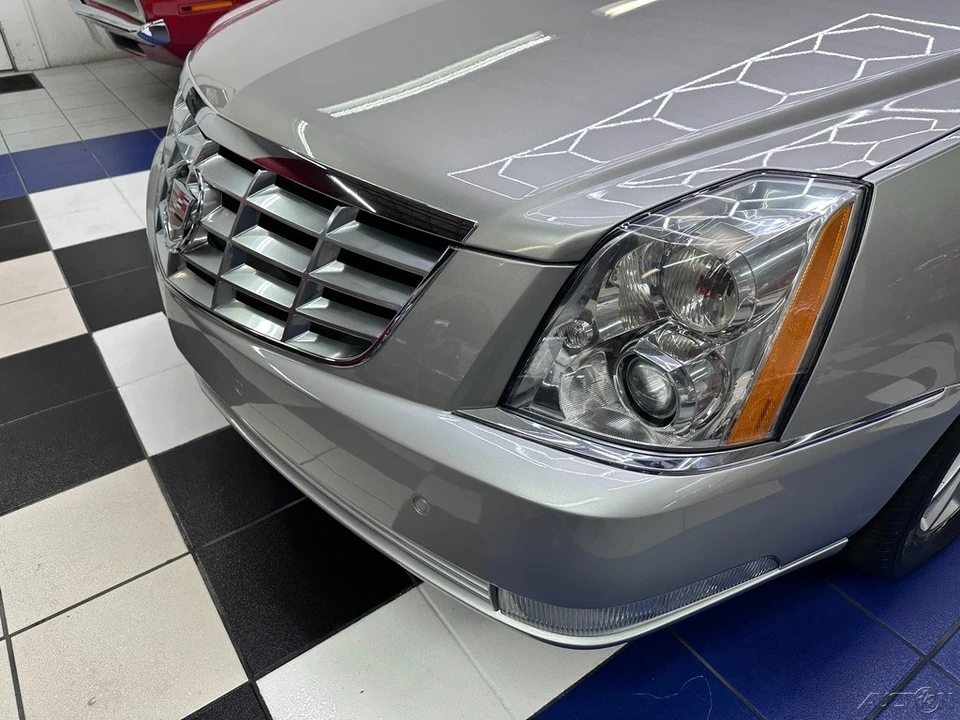 2006 Cadillac DTS - Image 9 of 21