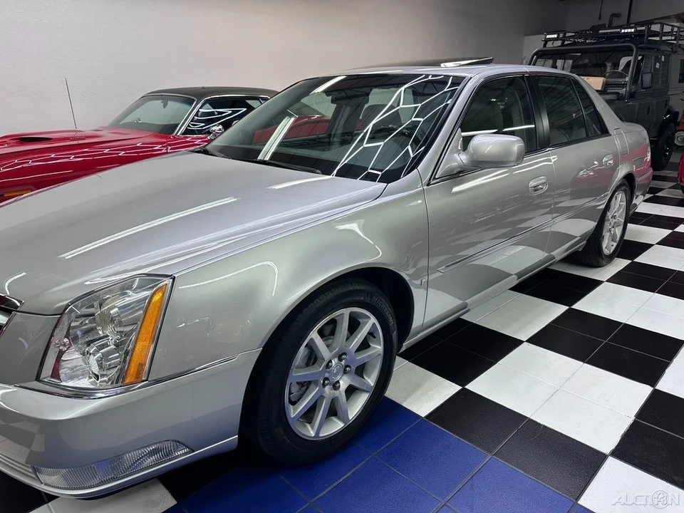 2006 Cadillac DTS - Image 12 of 21