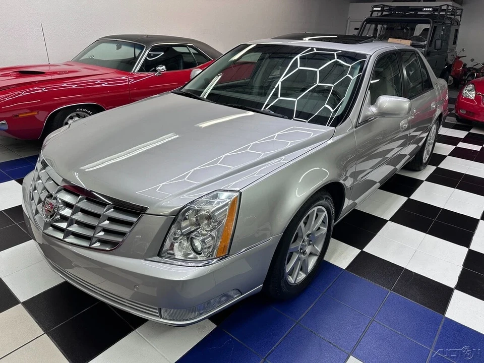 2006 Cadillac DTS - Image 10 of 21
