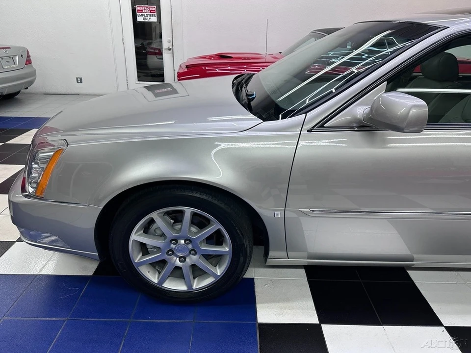 2006 Cadillac DTS - Image 17 of 21