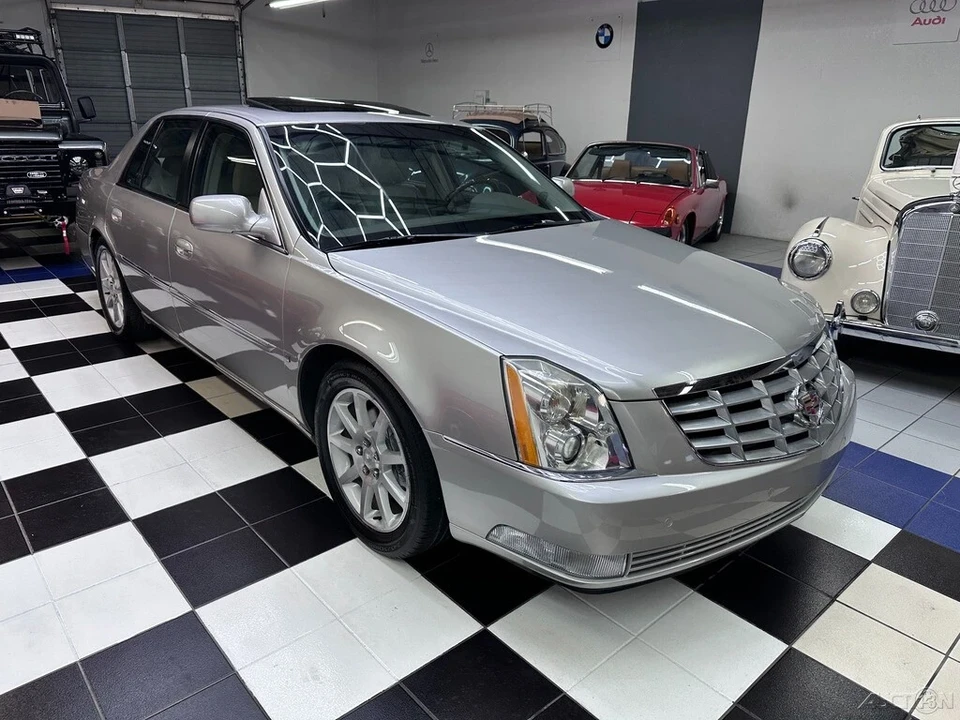 2006 Cadillac DTS - Image 2 of 21