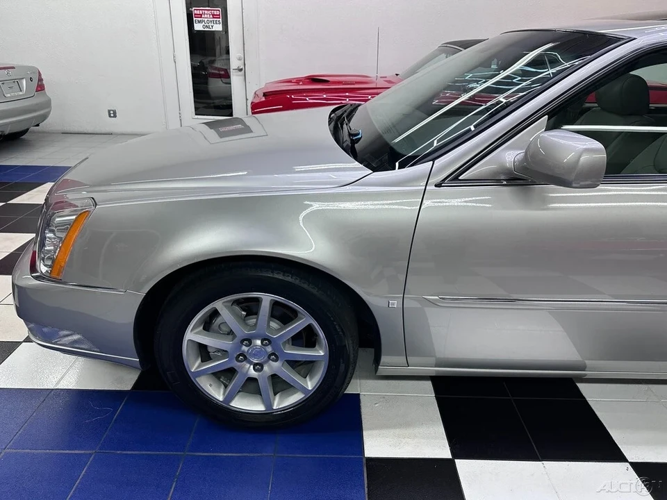 2006 Cadillac DTS - Image 17 of 21