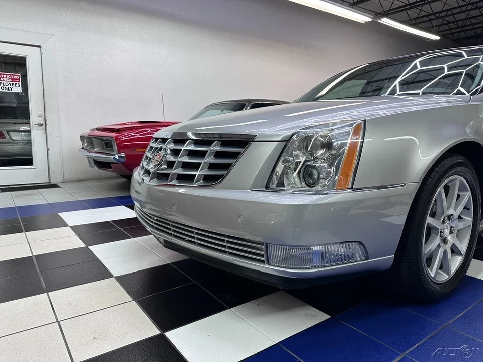 2006 Cadillac DTS - Image 13 of 21