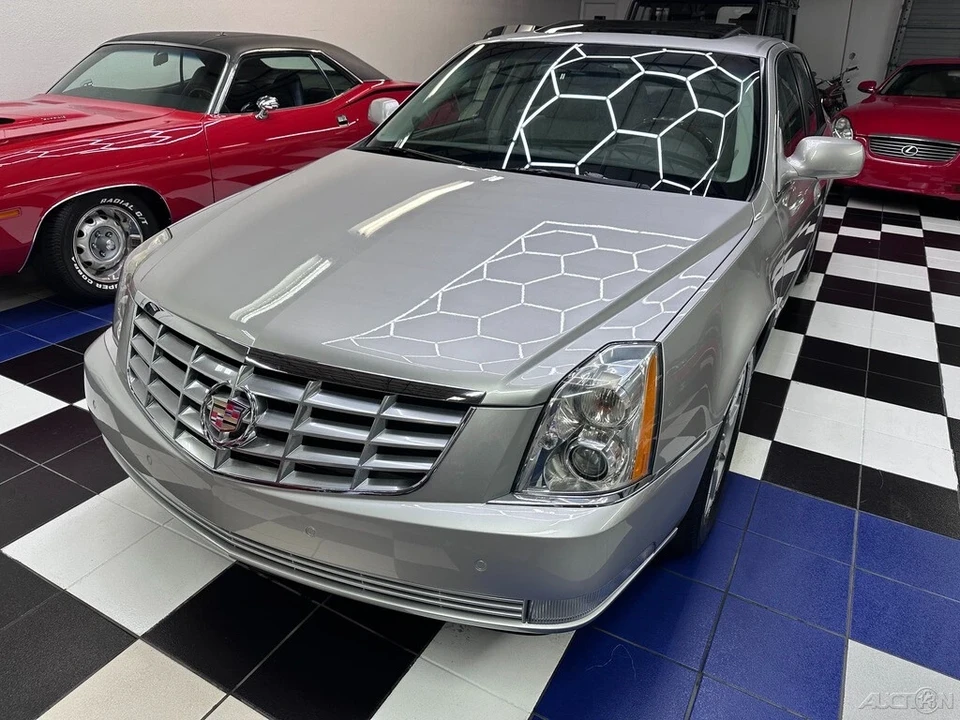 2006 Cadillac DTS - Image 8 of 21
