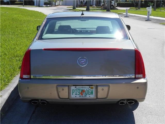 2006 Cadillac DTS - Image 10 of 12