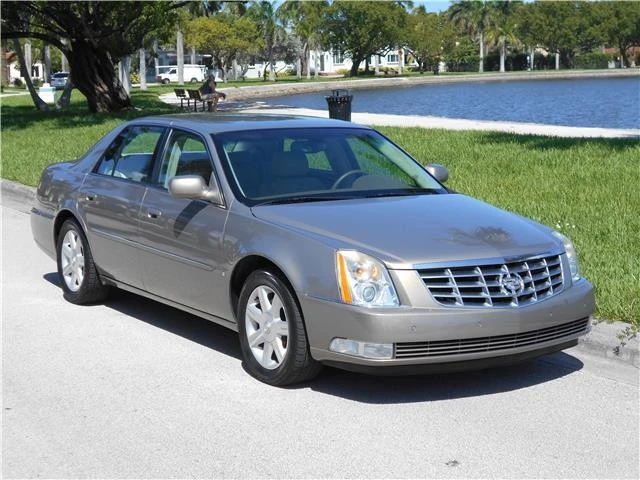 2006 Cadillac DTS - Image 2 of 12