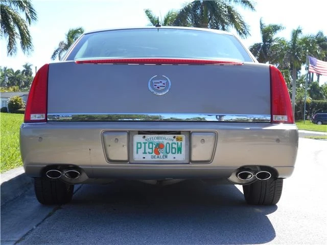 2006 Cadillac DTS - Image 11 of 12