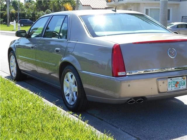 2006 Cadillac DTS - Image 9 of 12