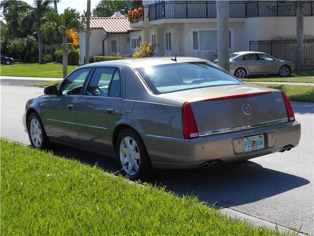 2006 Cadillac DTS - Image 8 of 12