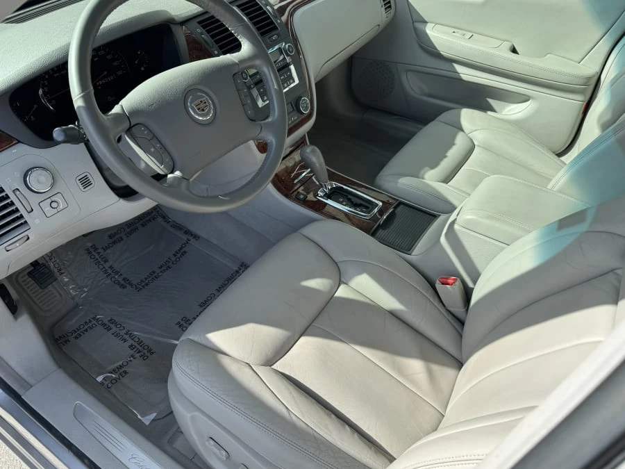 2006 Cadillac DTS - Image 7 of 12