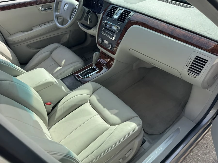 2006 Cadillac DTS - Image 8 of 12