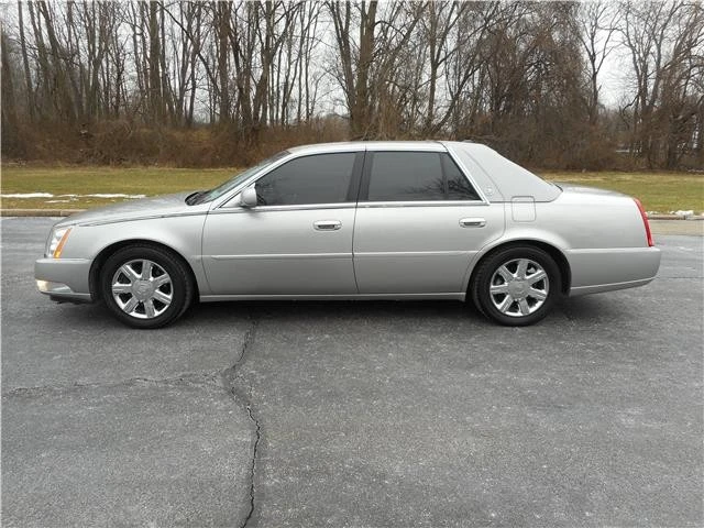 2006 Cadillac DTS - Image 8 of 12