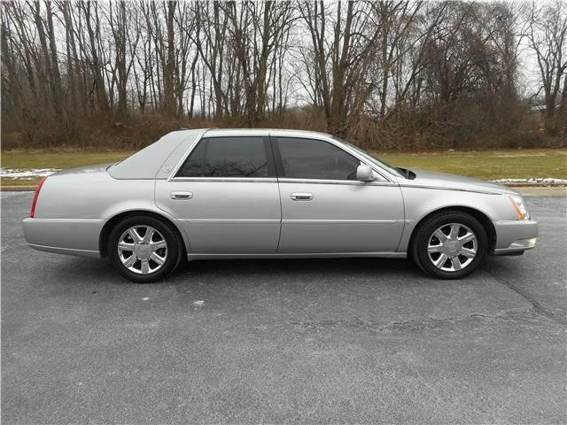 2006 Cadillac DTS - Image 2 of 12