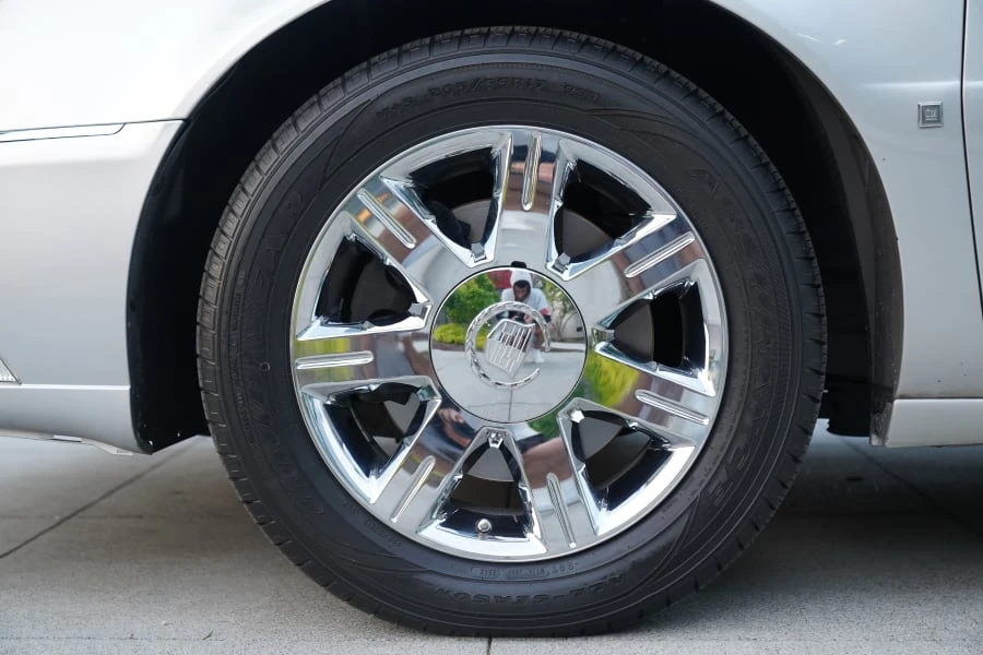 2006 Cadillac DTS - Image 10 of 23