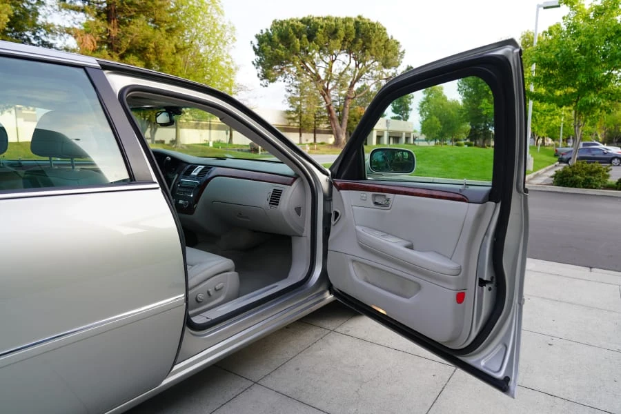 2006 Cadillac DTS - Image 19 of 23