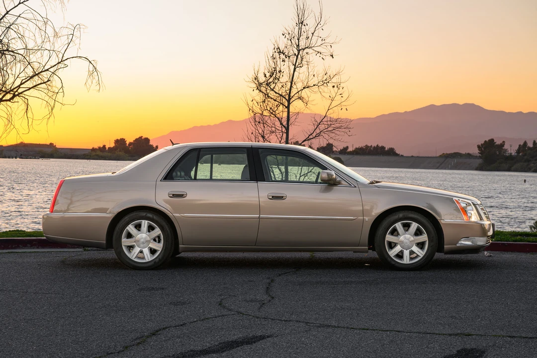 2006 Cadillac DTS - Image 12 of 31