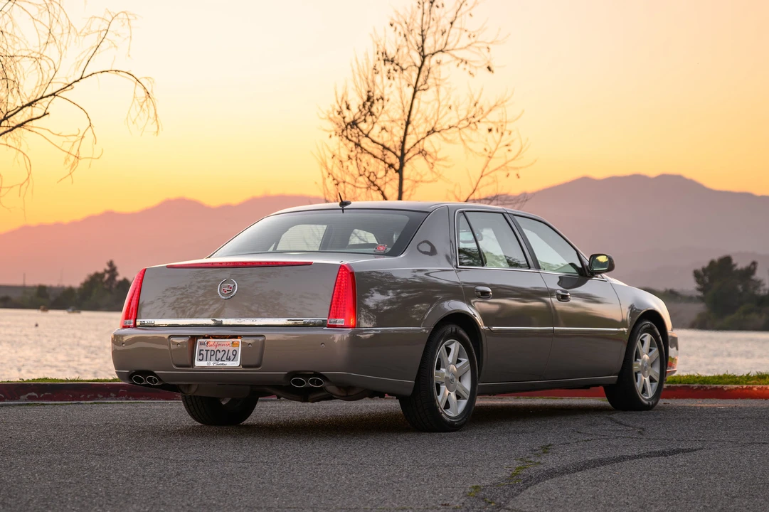 2006 Cadillac DTS - Image 14 of 31