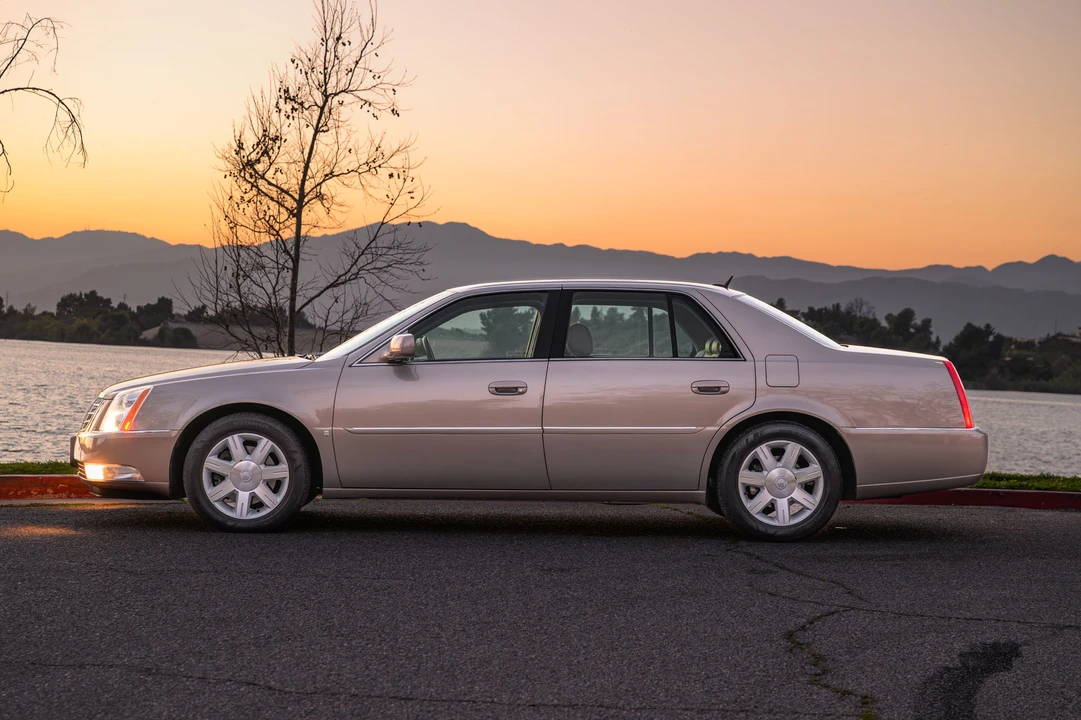2006 Cadillac DTS - Image 15 of 31