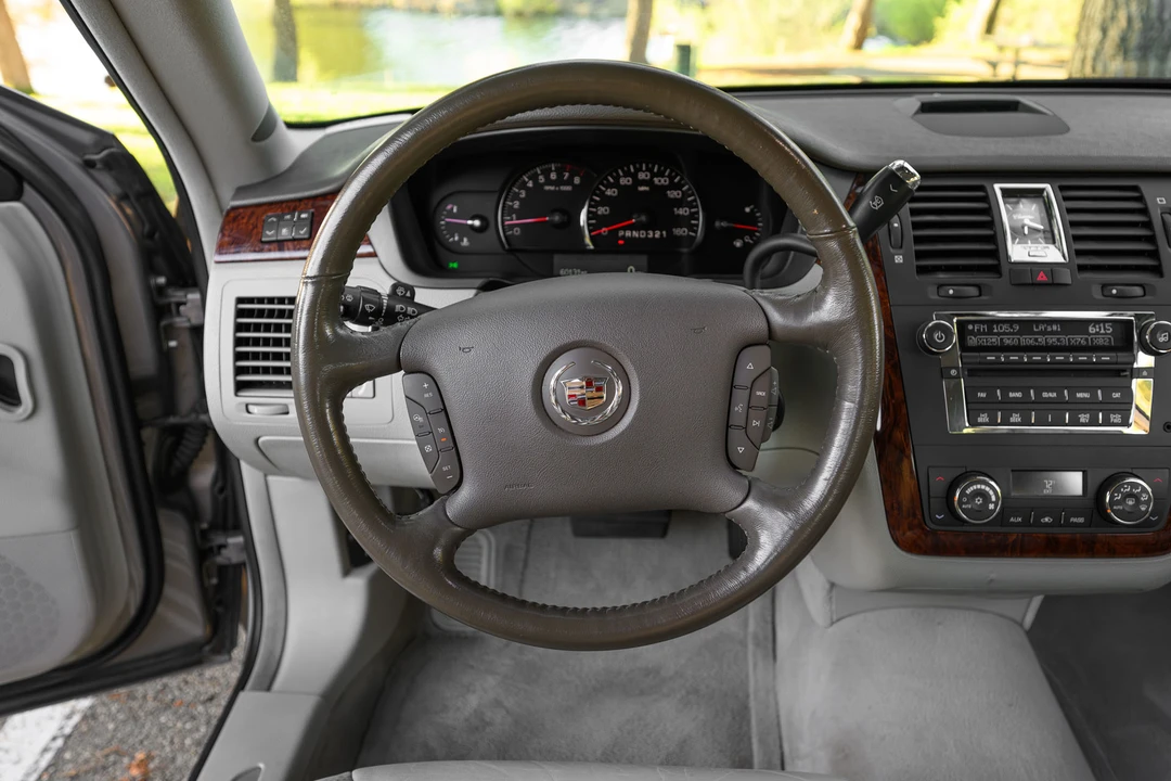 2006 Cadillac DTS - Image 18 of 31