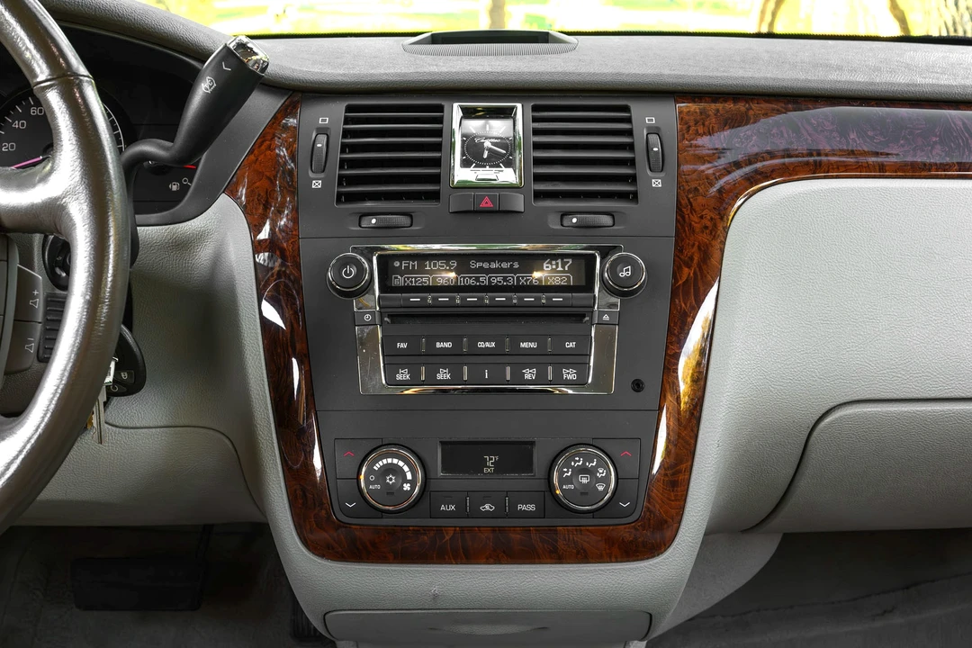 2006 Cadillac DTS - Image 20 of 31