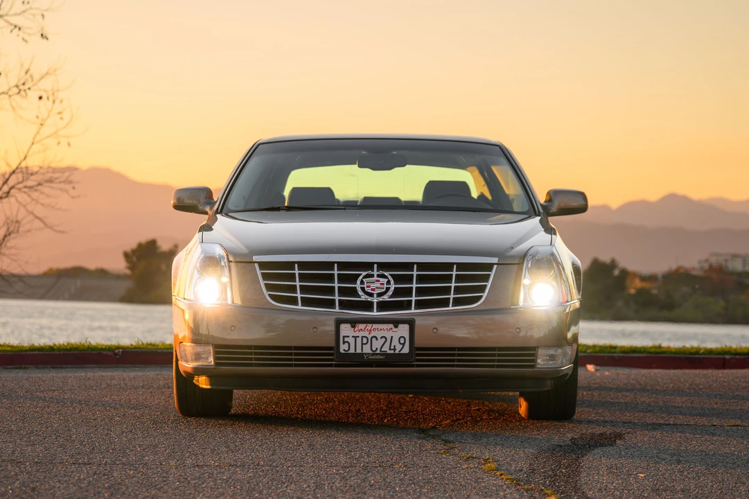 2006 Cadillac DTS - Image 2 of 31