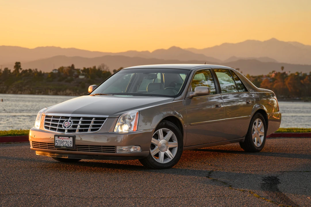 2006 Cadillac DTS - Image 3 of 31