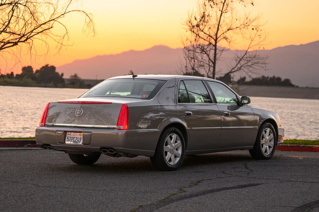 2006 Cadillac DTS - Image 4 of 31