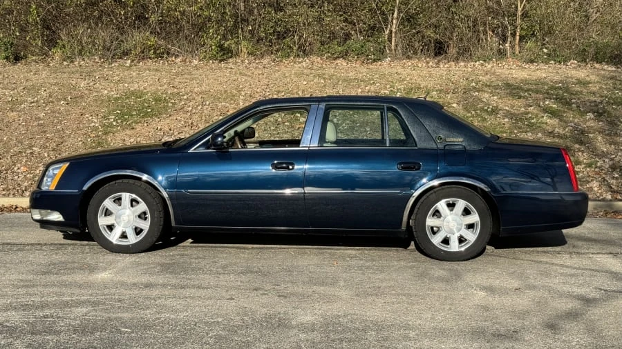 2006 Cadillac DTS - Image 2 of 10