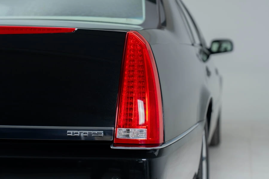 2006 Cadillac DTS - Image 11 of 31