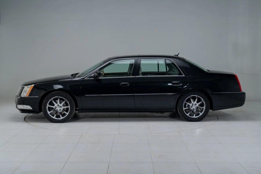 2006 Cadillac DTS - Image 2 of 31