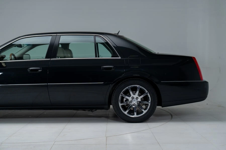2006 Cadillac DTS - Image 7 of 31