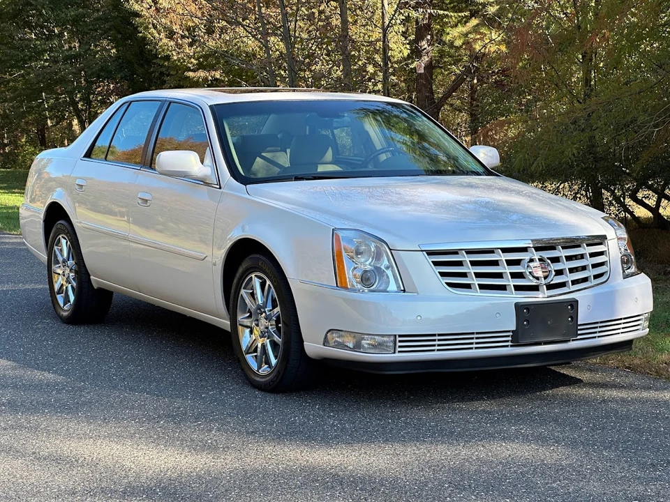 2006 Cadillac DTS - Image 11 of 31