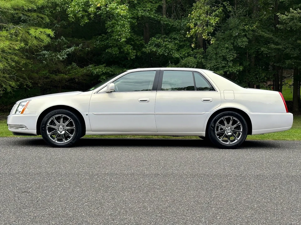 2006 Cadillac DTS - Image 24 of 31